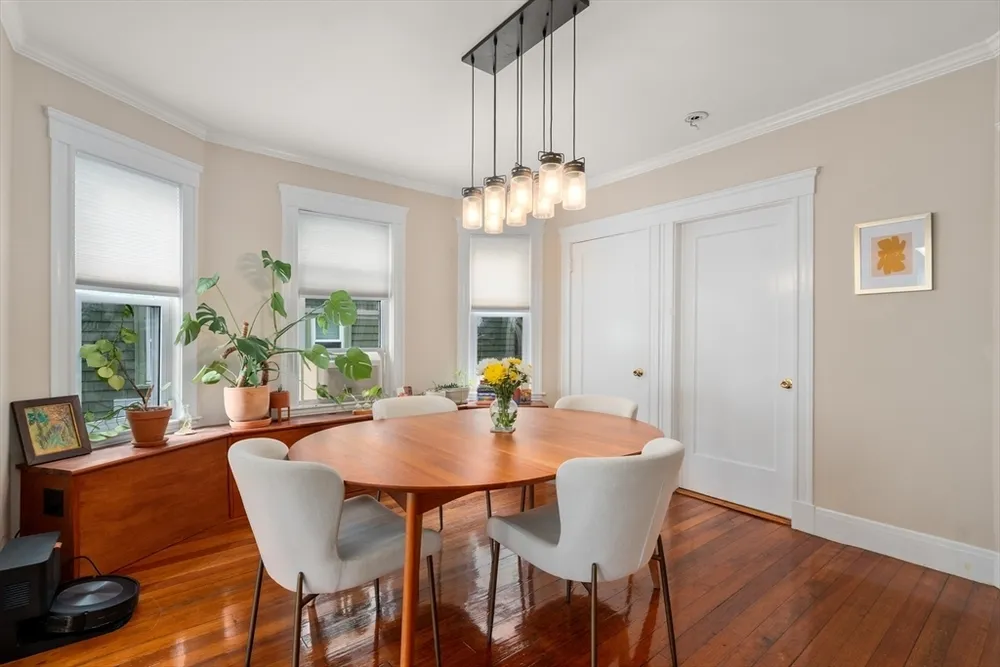 141 South St, Boston, MA 02130