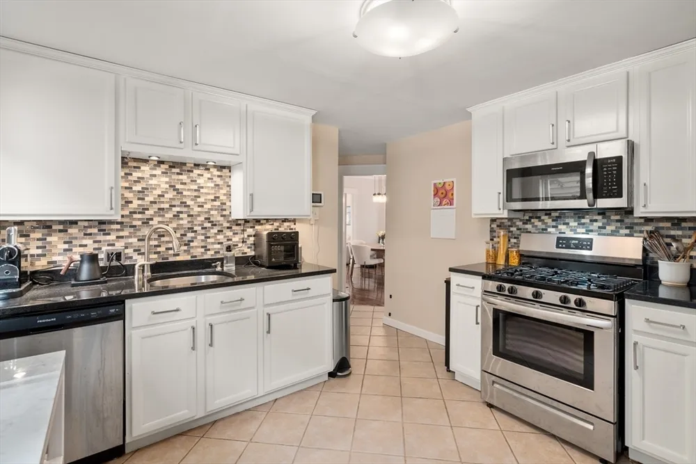 141 South St, Boston, MA 02130