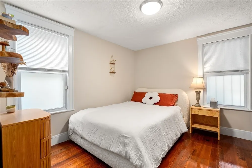 141 South St, Boston, MA 02130