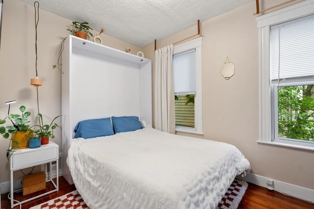 141 South St, Boston, MA 02130