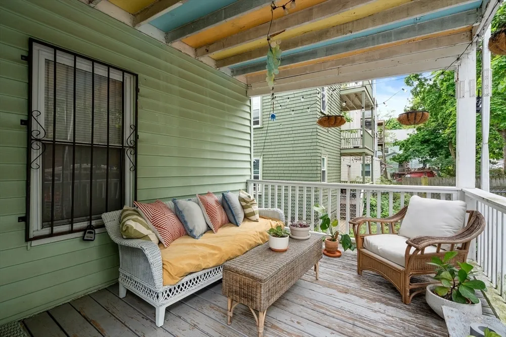 141 South St, Boston, MA 02130