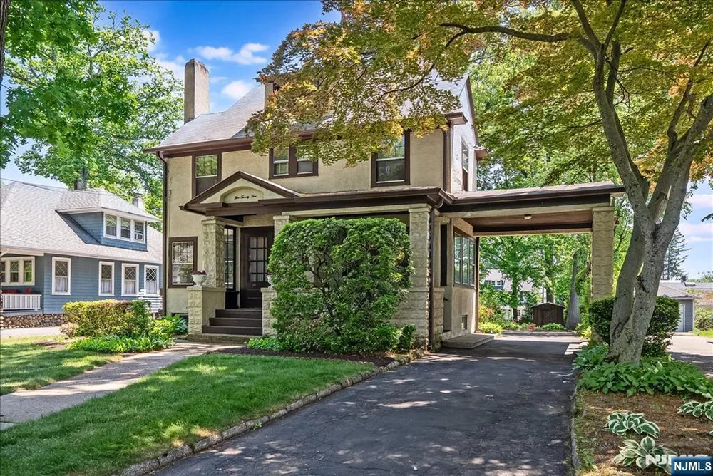 525 S Maple Ave, Glen Rock, NJ 07452