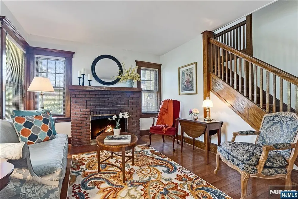525 S Maple Ave, Glen Rock, NJ 07452
