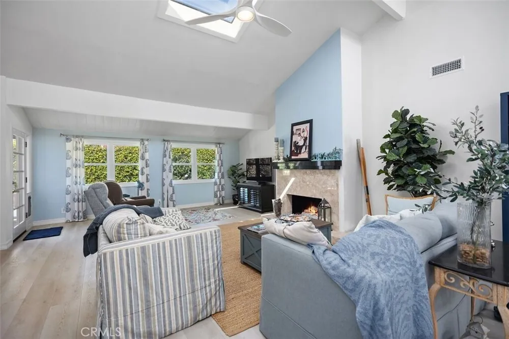 3581 Aquarius Dr, Huntington Beach, CA 92649