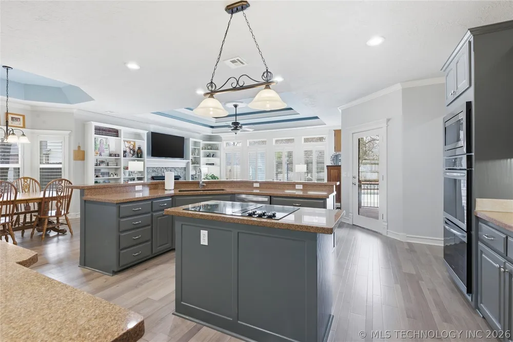6624 E 114th St S, Bixby, OK 74008