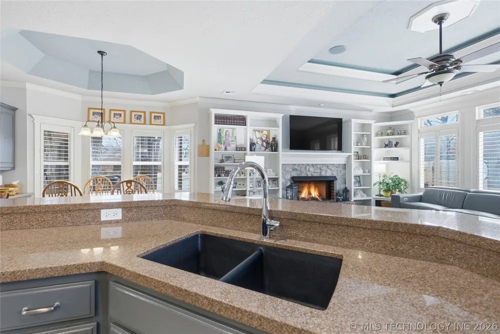6624 E 114th St S, Bixby, OK 74008