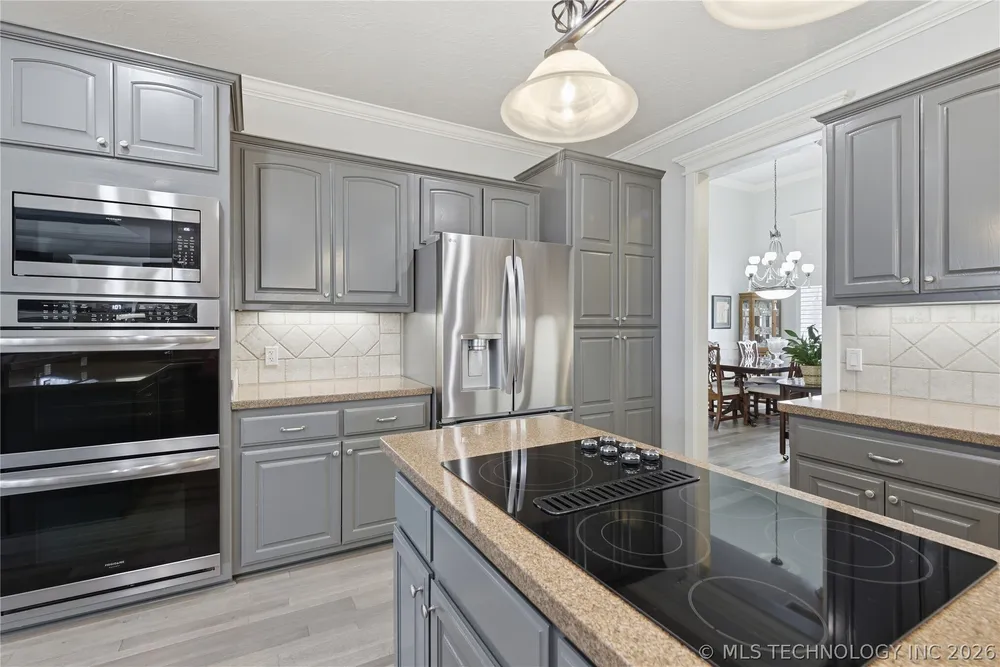 6624 E 114th St S, Bixby, OK 74008