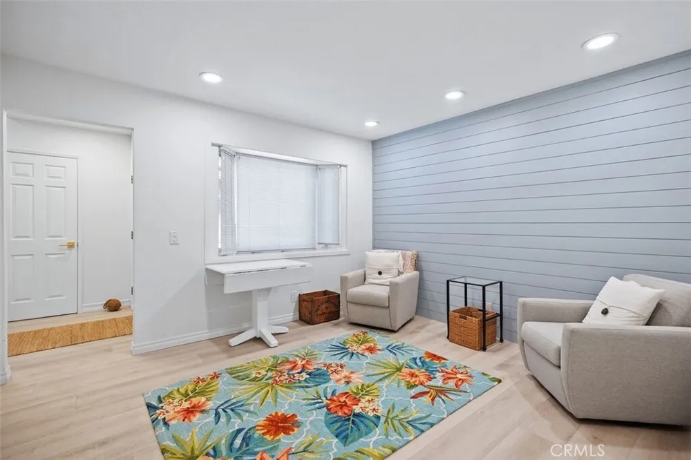 3581 Aquarius Dr, Huntington Beach, CA 92649