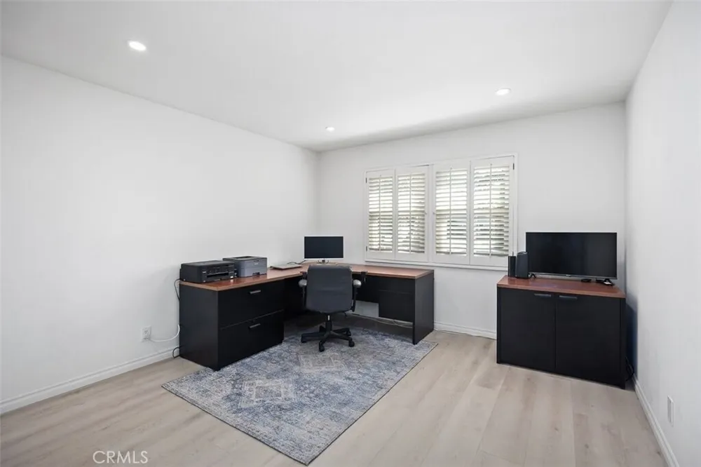 3581 Aquarius Dr, Huntington Beach, CA 92649
