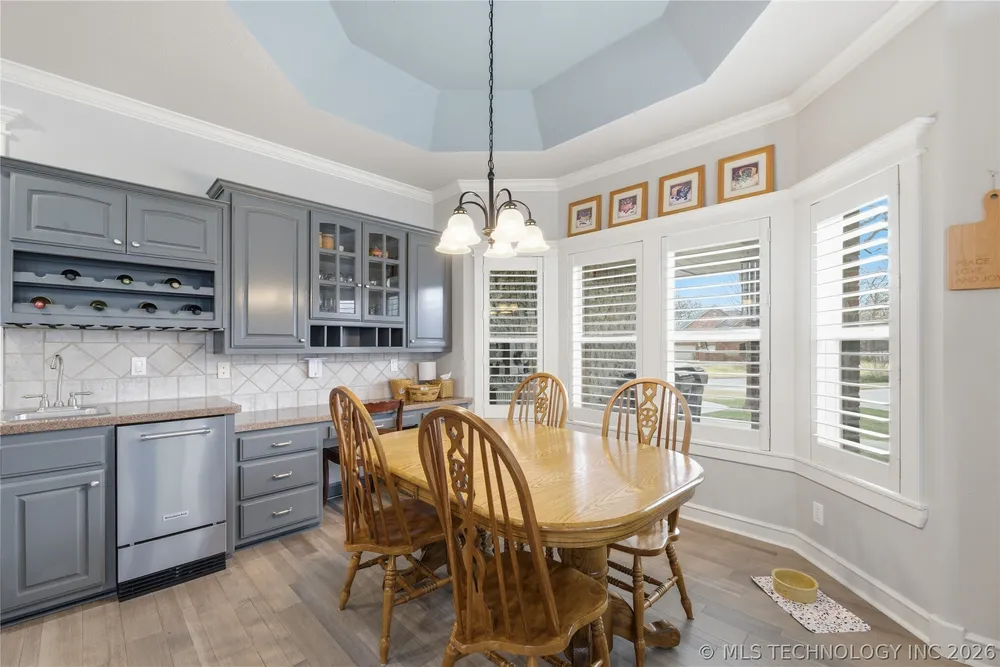 6624 E 114th St S, Bixby, OK 74008