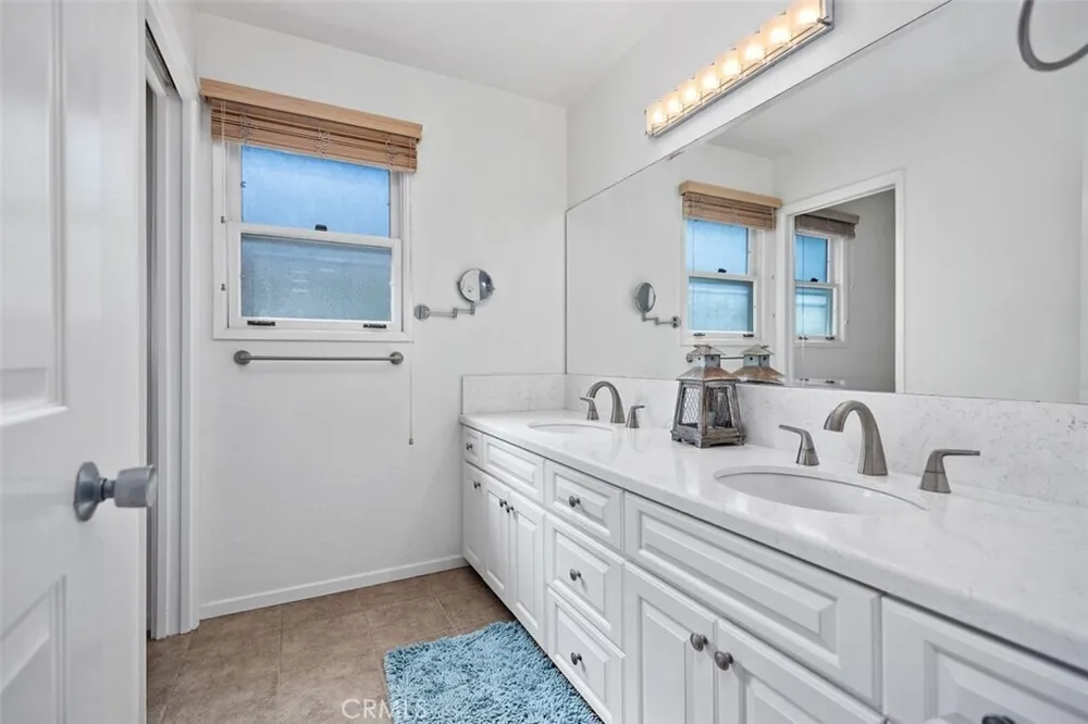 3581 Aquarius Dr, Huntington Beach, CA 92649