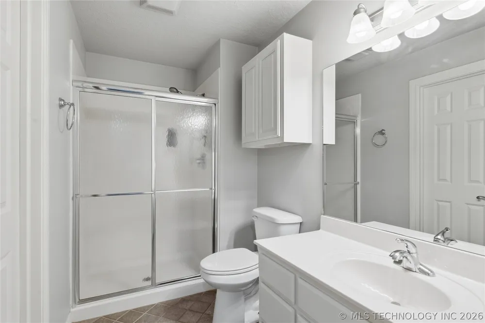 6624 E 114th St S, Bixby, OK 74008