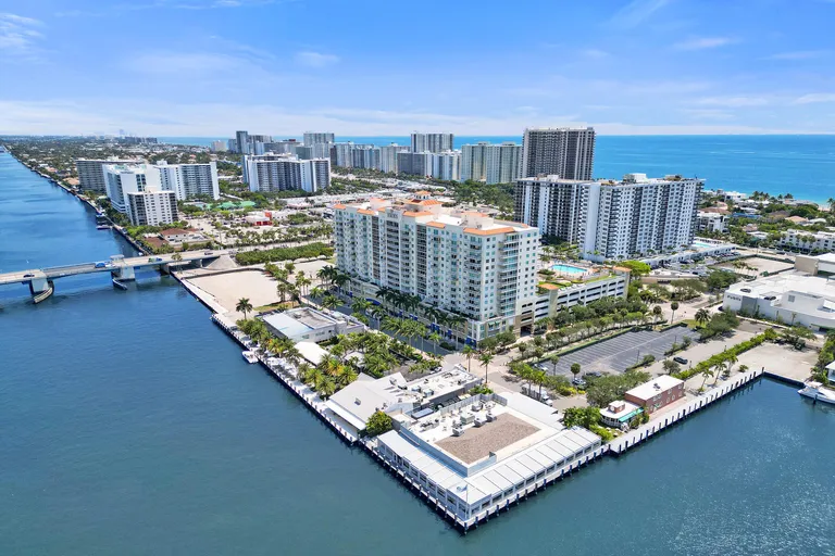 3020 NE 32nd Ave, Fort Lauderdale, FL 33308