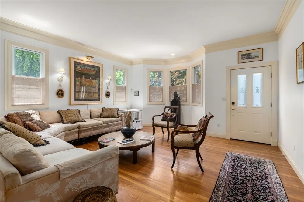 70 Victoria St, Somerville, MA 02144