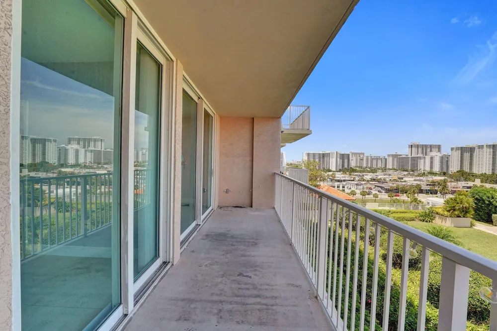 3020 NE 32nd Ave, Fort Lauderdale, FL 33308