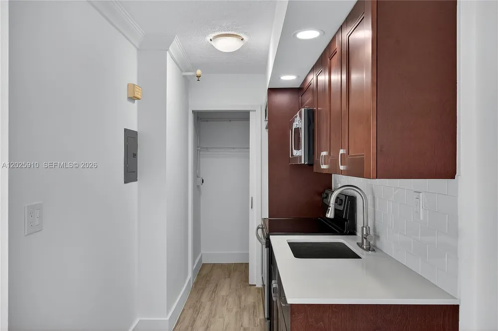 1255 Collins Ave, Miami Beach, FL 33139