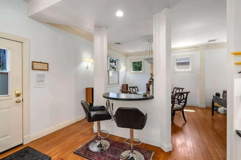 70 Victoria St, Somerville, MA 02144