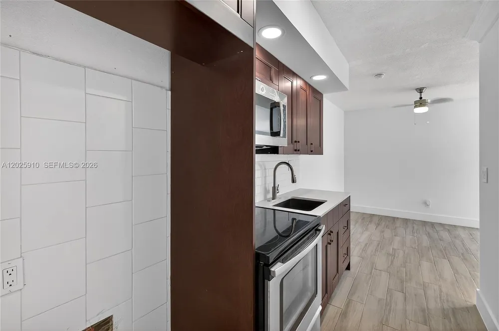 1255 Collins Ave, Miami Beach, FL 33139