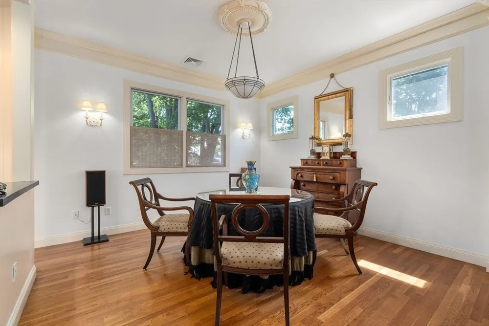 70 Victoria St, Somerville, MA 02144