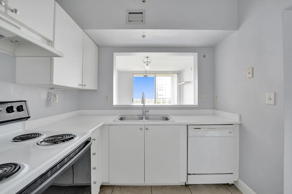3020 NE 32nd Ave, Fort Lauderdale, FL 33308