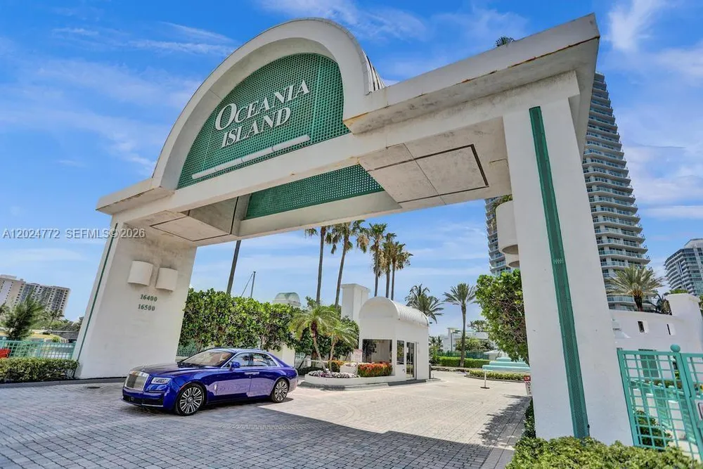 16500 Collins Ave, Sunny Isles Beach, FL 33160