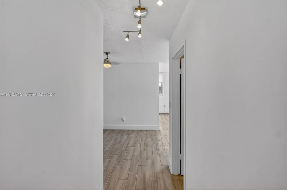 1255 Collins Ave, Miami Beach, FL 33139
