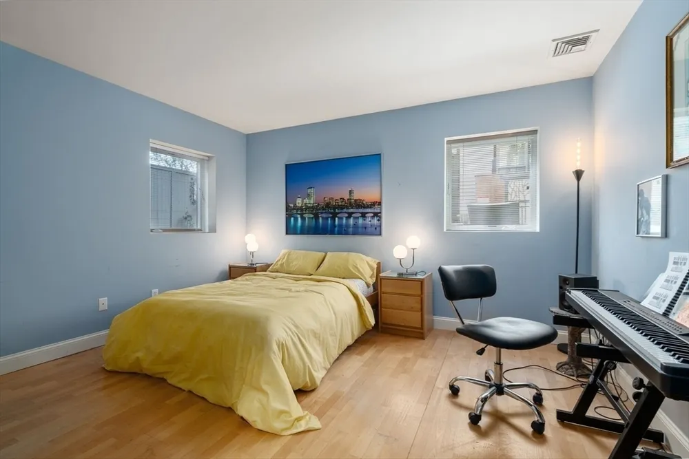 70 Victoria St, Somerville, MA 02144