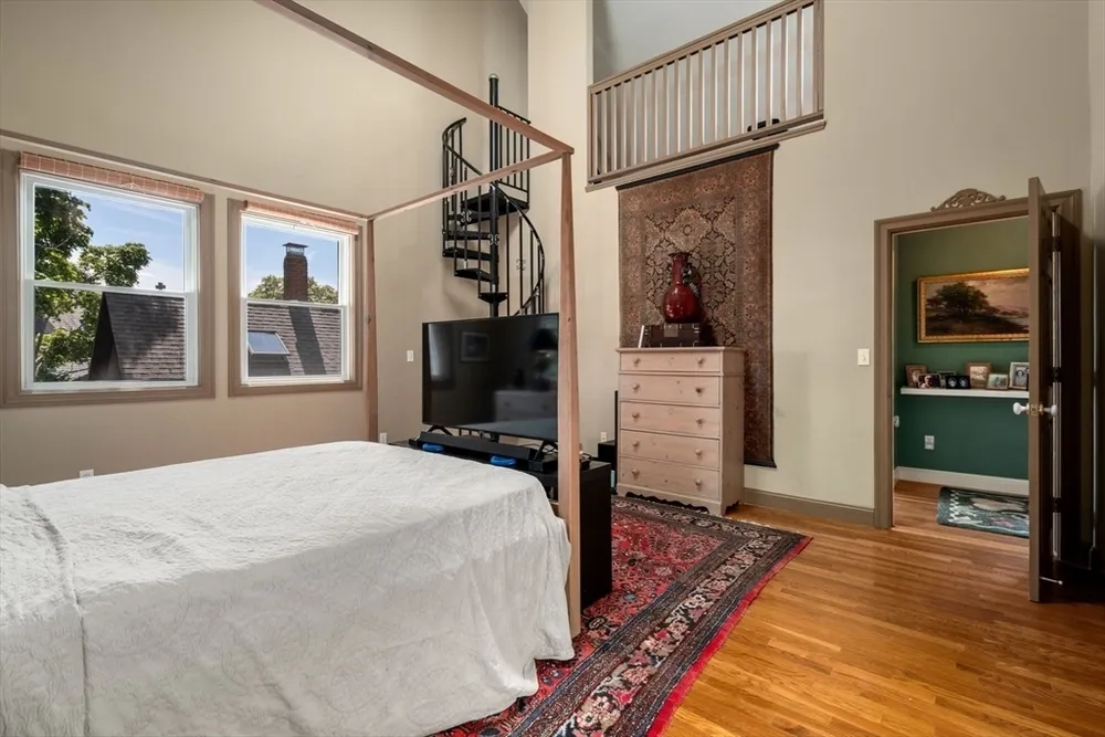 70 Victoria St, Somerville, MA 02144