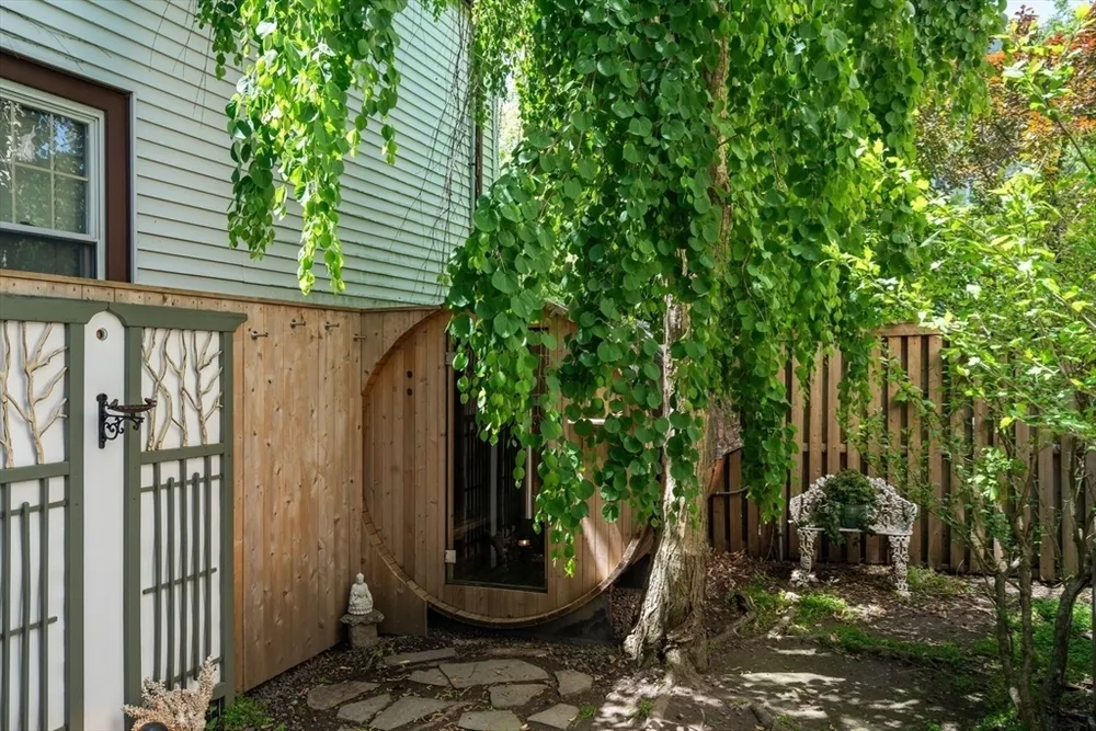 70 Victoria St, Somerville, MA 02144