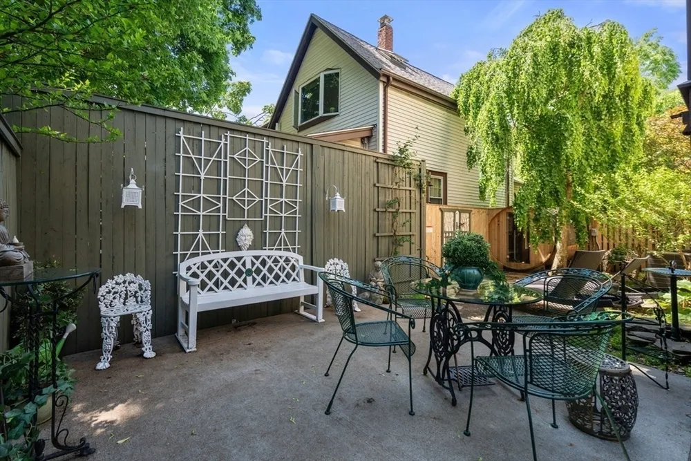 70 Victoria St, Somerville, MA 02144