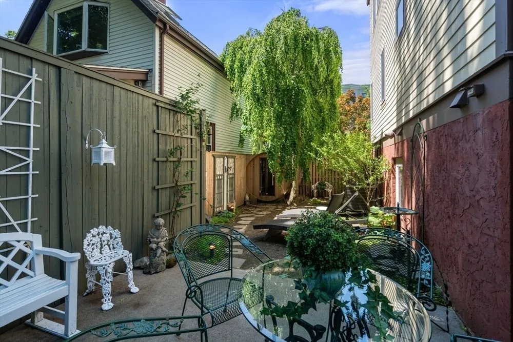 70 Victoria St, Somerville, MA 02144