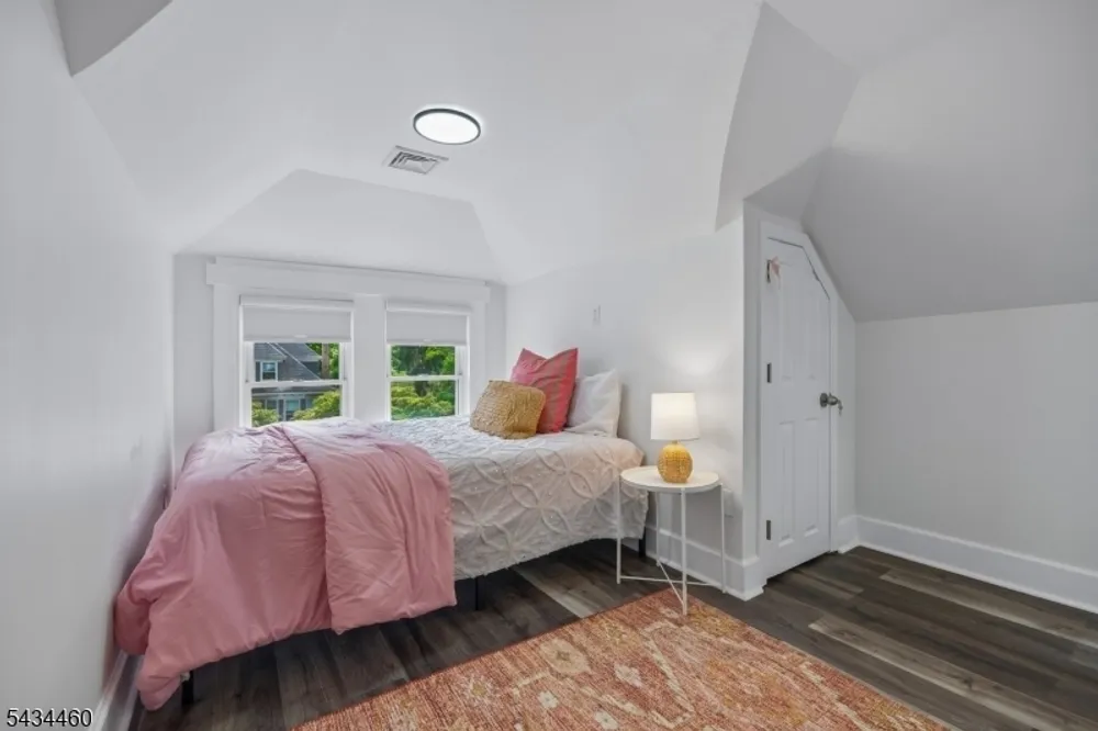 4 Kermit Rd, Maplewood, NJ 07040