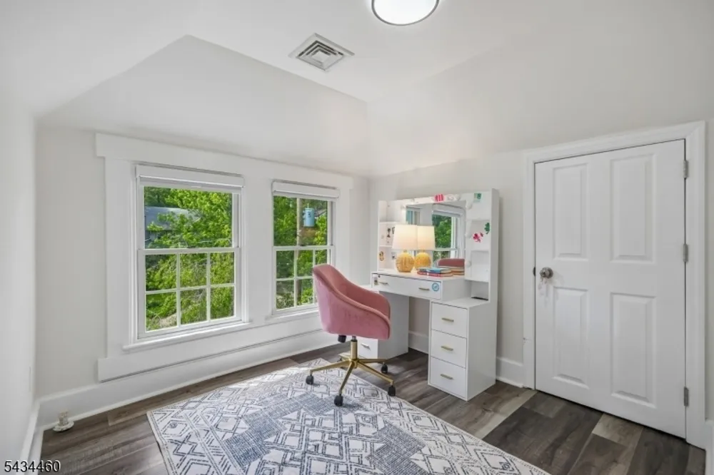 4 Kermit Rd, Maplewood, NJ 07040