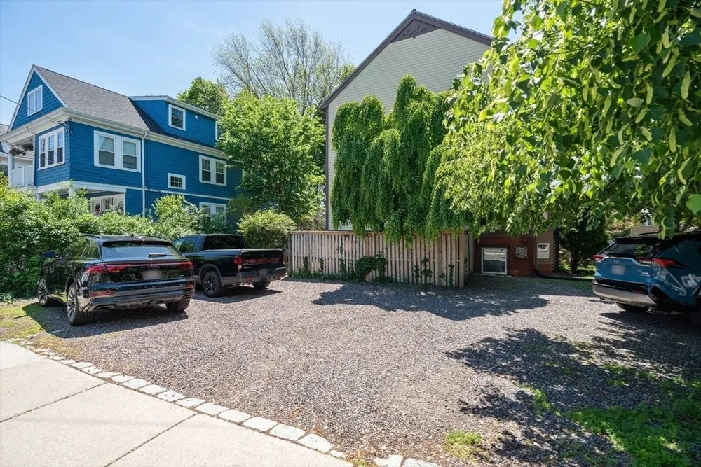 70 Victoria St, Somerville, MA 02144