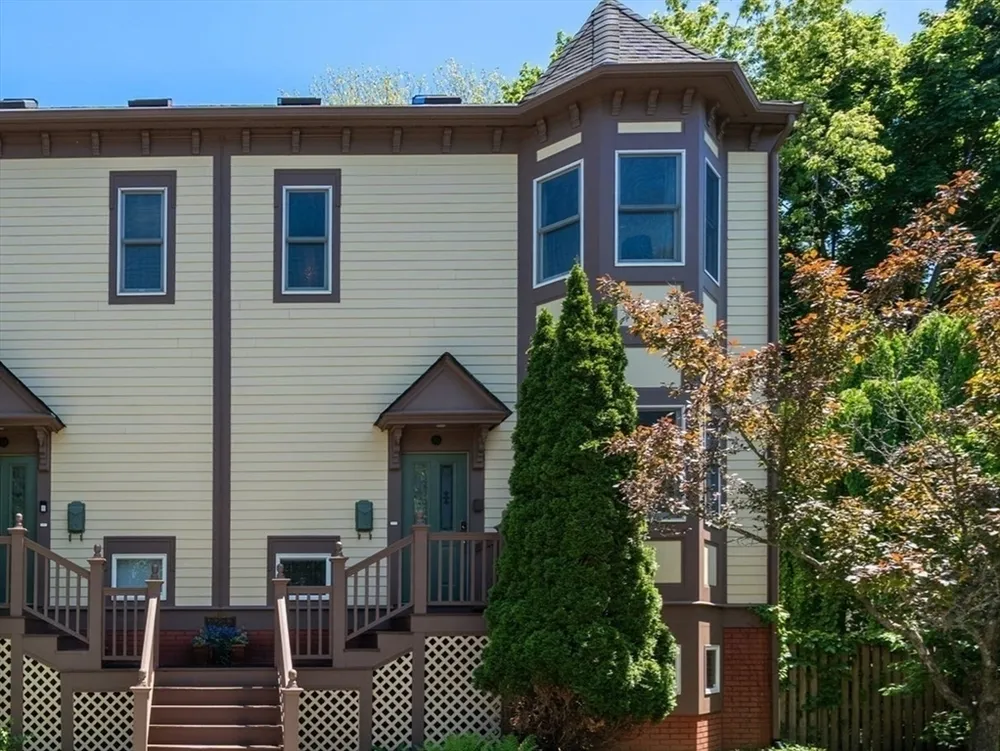 70 Victoria St, Somerville, MA 02144