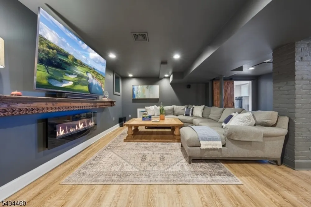 4 Kermit Rd, Maplewood, NJ 07040