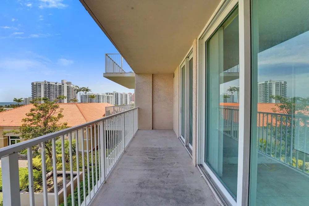 3020 NE 32nd Ave, Fort Lauderdale, FL 33308