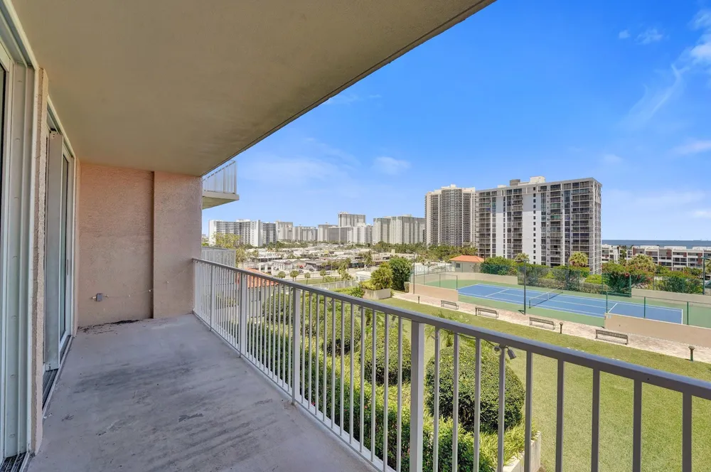 3020 NE 32nd Ave, Fort Lauderdale, FL 33308