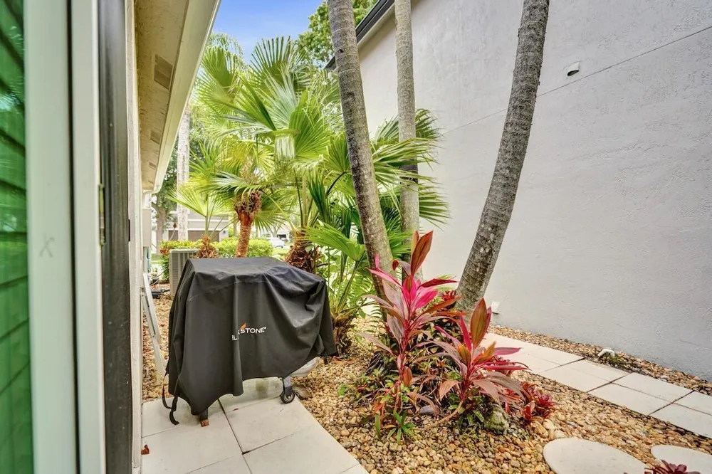 6672 Remington Pl, Lake Worth Beach, FL 33463