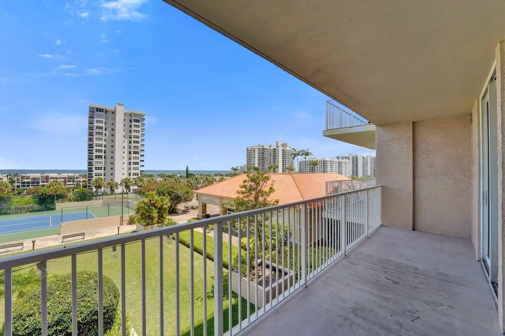 3020 NE 32nd Ave, Fort Lauderdale, FL 33308