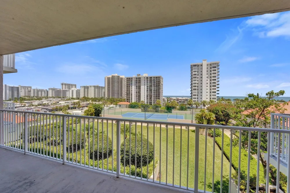 3020 NE 32nd Ave, Fort Lauderdale, FL 33308