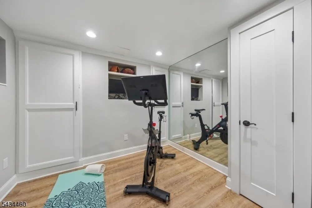 4 Kermit Rd, Maplewood, NJ 07040