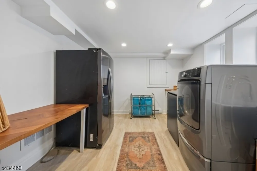 4 Kermit Rd, Maplewood, NJ 07040