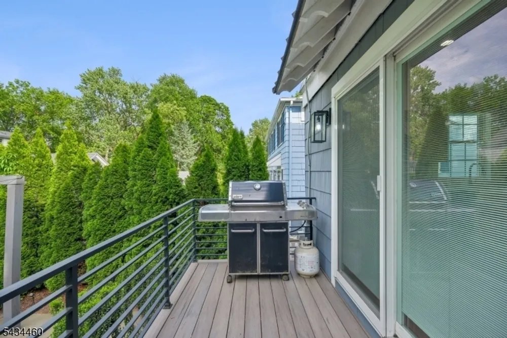 4 Kermit Rd, Maplewood, NJ 07040