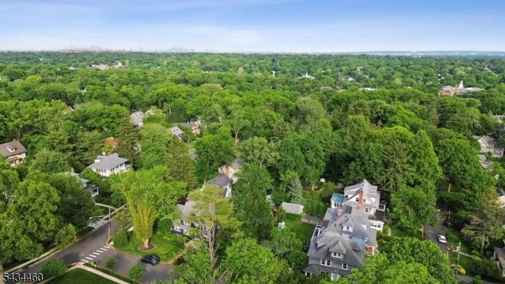 4 Kermit Rd, Maplewood, NJ 07040