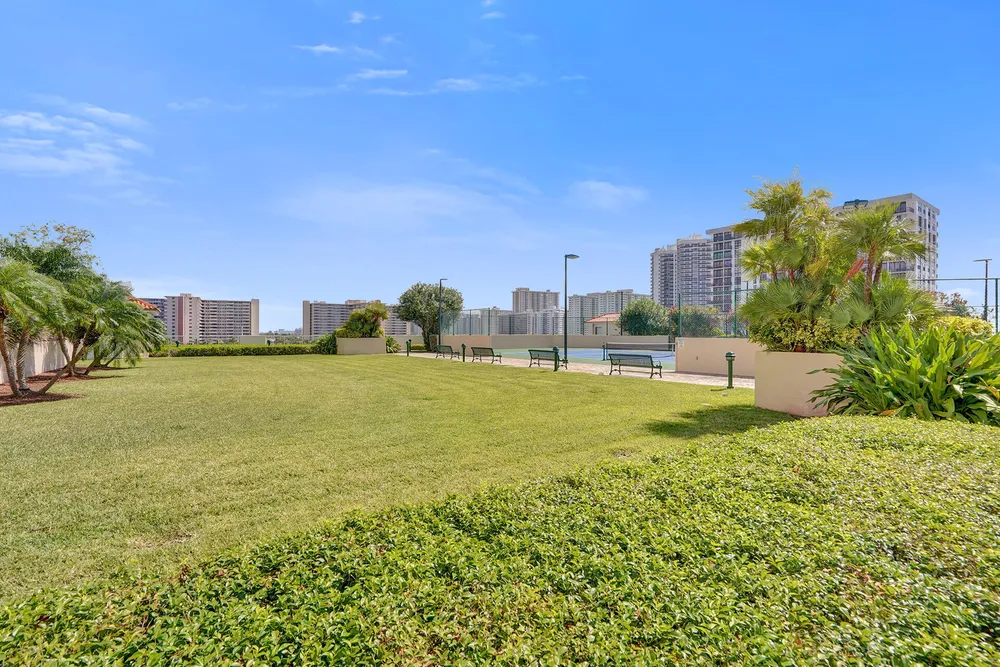 3020 NE 32nd Ave, Fort Lauderdale, FL 33308