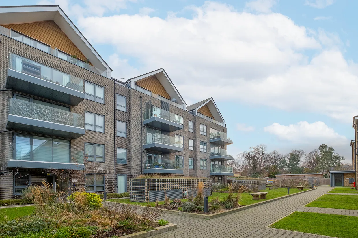5 Antoinette Close, Kingston Upon Thames, KT1 photo 1
