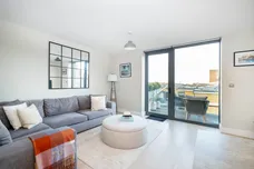 5 Antoinette Close, Kingston Upon Thames, KT1 photo 4