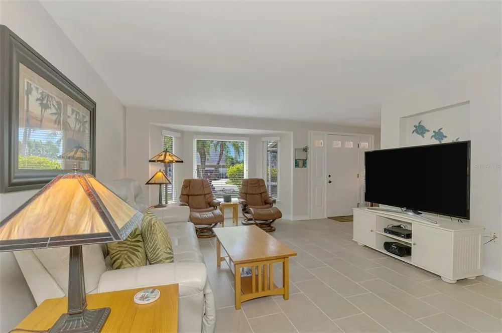 201 Lyons Bay Rd, Nokomis, FL 34275