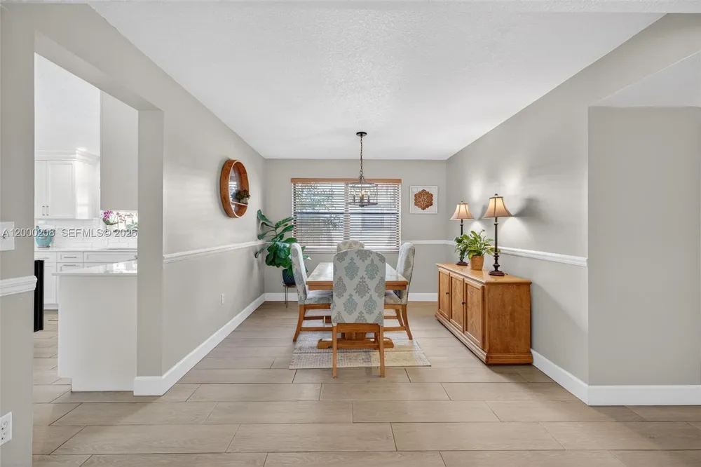 15620 Gauntlet Hall Manor, Davie, FL 33331-3438